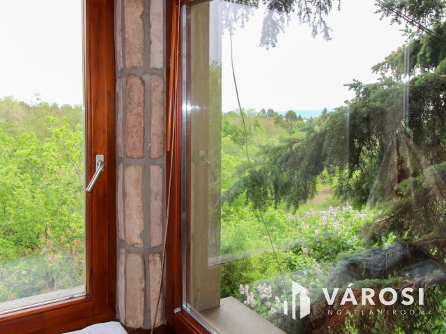 Tágas családi othon számtalan lehetőséggel Zsámbékon