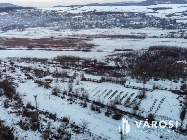 10,7 hektár ipari terület, épületekkel eladó Bátonyterenyén!