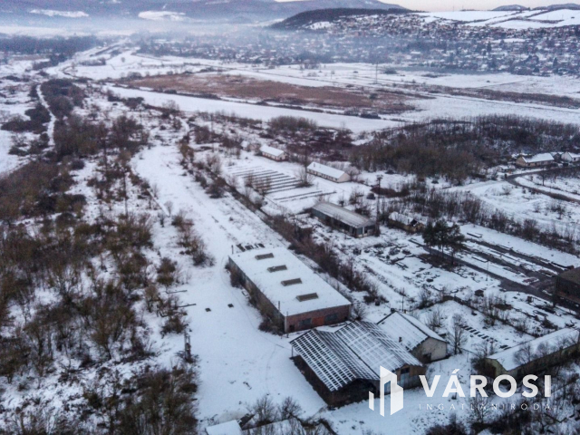 10,7 hektár ipari terület, épületekkel eladó Bátonyterenyén!