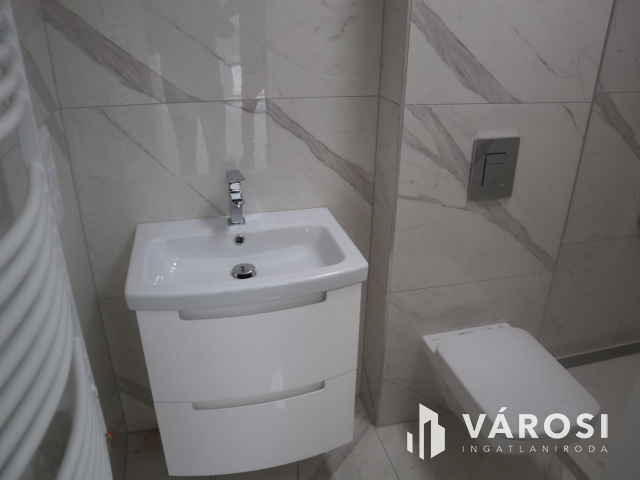 Új építésű belvárosi lakás nagy terasszal! 2.