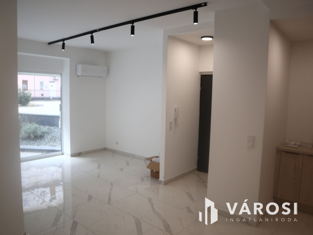 Új építésű belvárosi lakás nagy terasszal! 2.