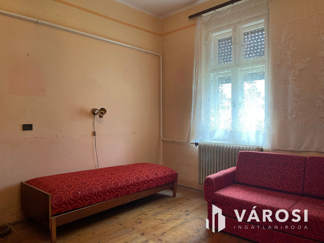 Befektetés vagy lakóház jó helyen