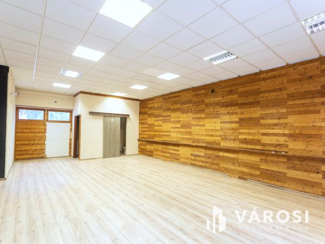 Belvárosi, 56 m2-es üzlethelyiség kiadó