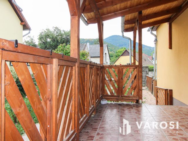 Napellemes ház Dömösön, elérhető áron