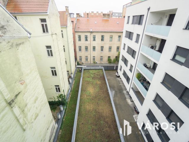 Belvárosi lakás, exkluzív házban