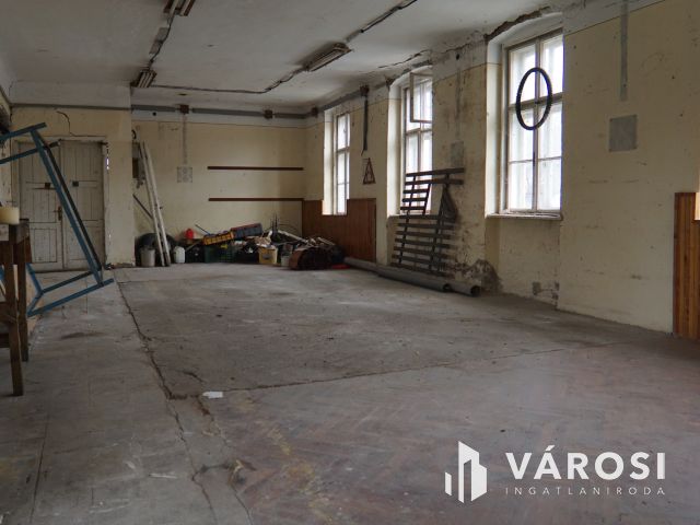 Jó adottságú eladó telephely Gyékényesen!