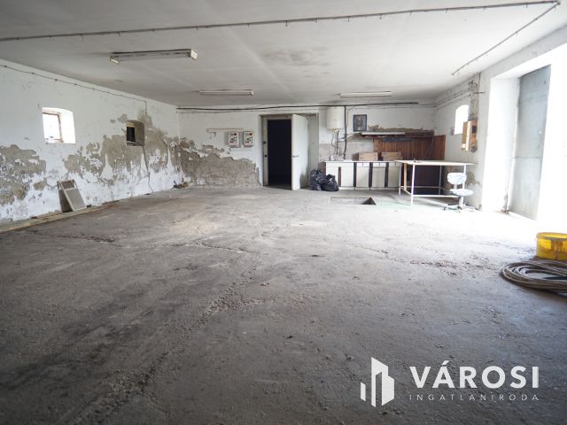 Jó adottságú eladó telephely Gyékényesen!