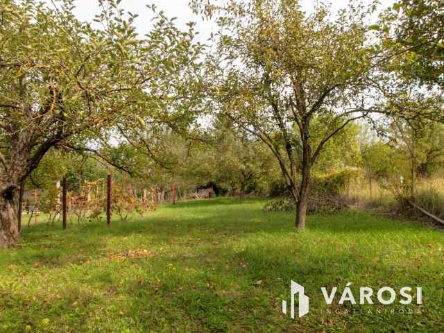 15 % beépíthetőségű telek eladó Esztergom-Búbánatvölgyében