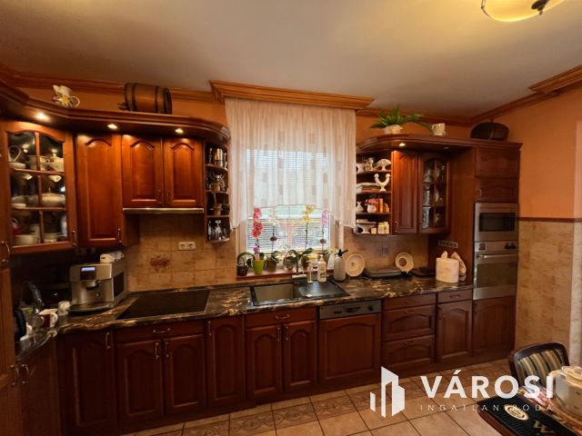 Debrecen Csendes Madárdalos Részén Szép Családi Otthon