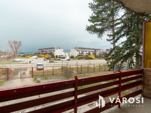 Panorámás nyaraló karnyújtásnyira az Aranyparttól