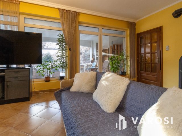 Impozáns családi otthon igényes környezetben