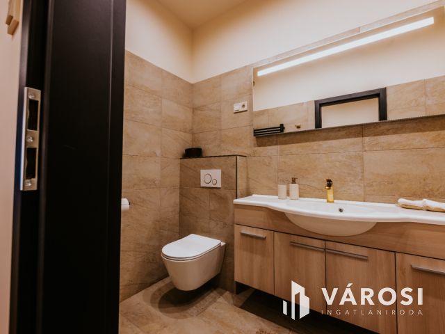 Különleges,értékes,extra "Mini Hotel" eladó.