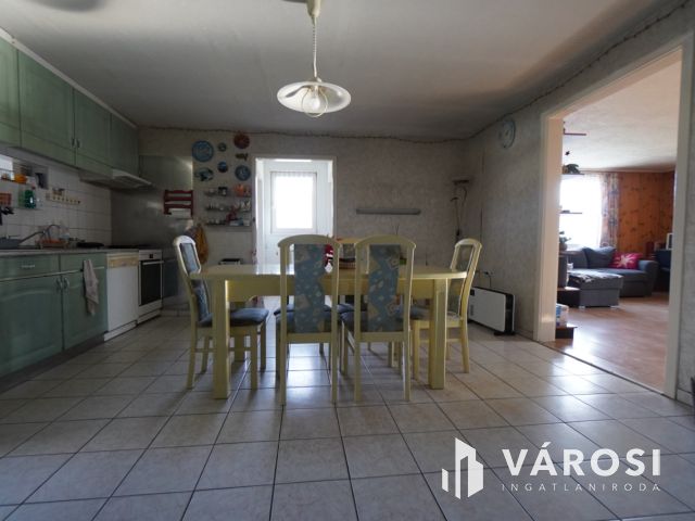 Telephely ár alatt Esztergomban!