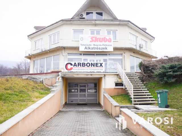 Többfunkciós üzlethelyiség Vértesszőlősön!