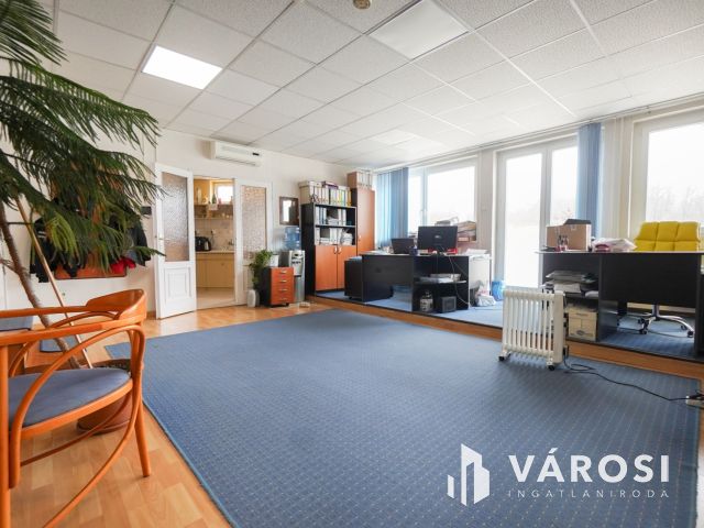 Sokoldalú ipari ingatlan Vértesszőlősön!