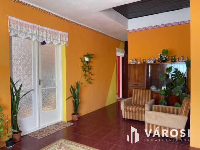 Falusi élet, 2 ház és munkalehetőség egyben