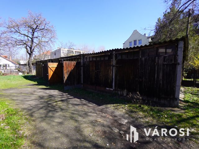 Eladó garázs Zuglóban!