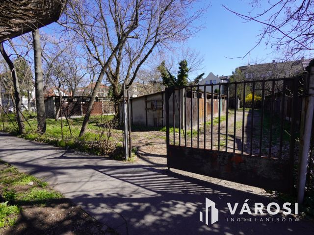 Eladó garázs Zuglóban!