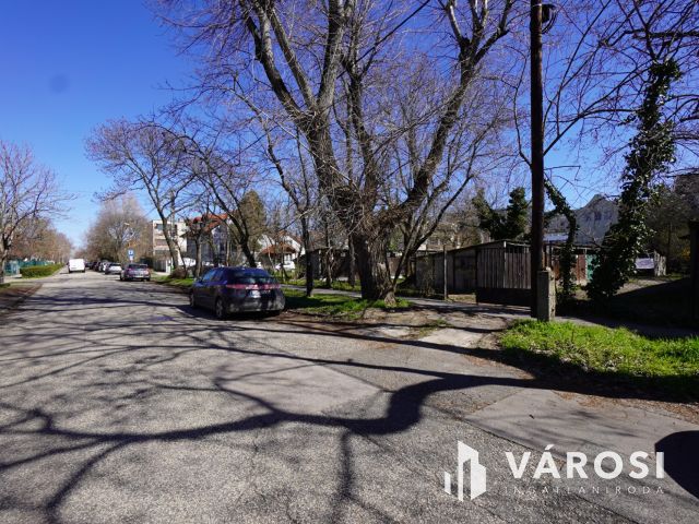 Eladó garázs Zuglóban!