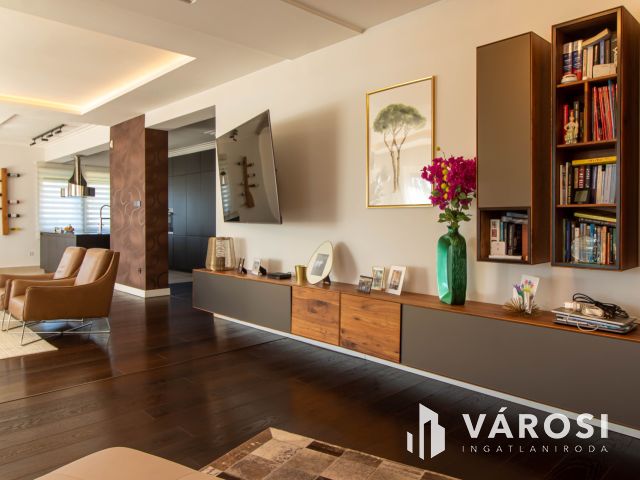 Mediterrán luxusvilla Érd Fenyves-Parkvárosban