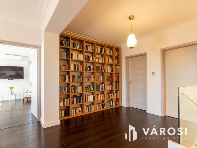 Mediterrán luxusvilla Érd Fenyves-Parkvárosban