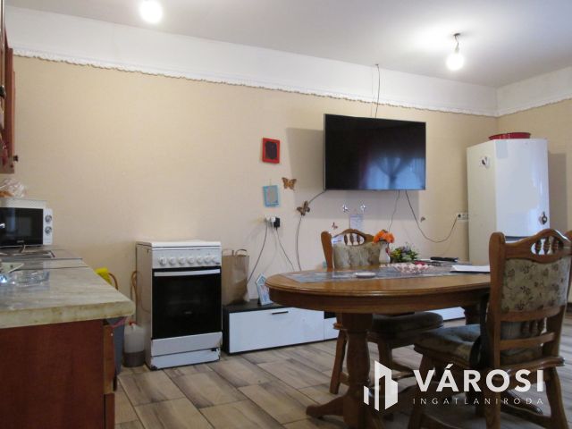 A falu szélén nyugodt helyen, friss levegővel