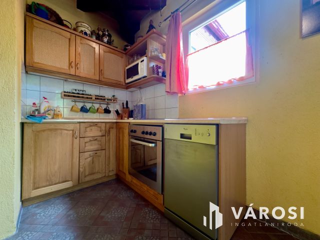 Erdei környezetben, vendégháznak alkalmas komplexum eladó!