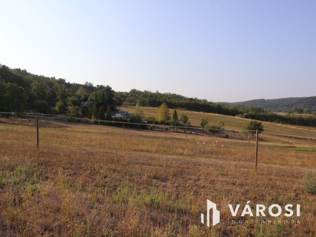 Fantasztikus panorámás telek Kerekiben eladó