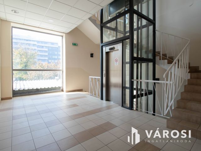 25 m2-es felszerelt, berendezett fogászati rendelő Újbudán