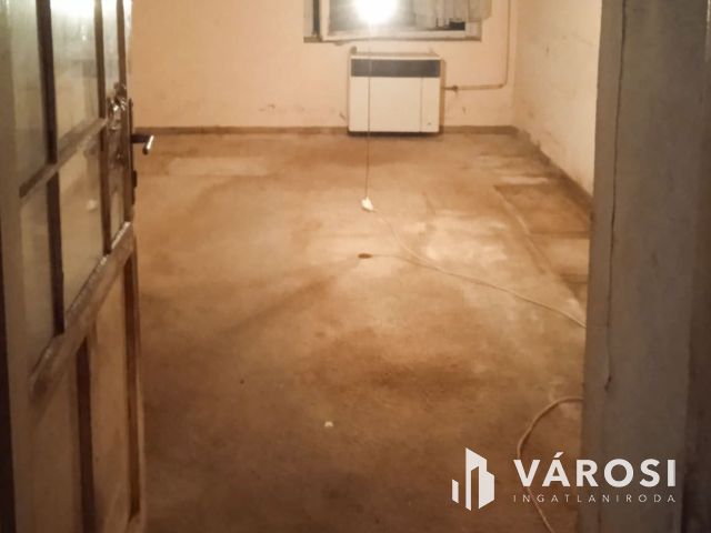 Felújítandó ház egy csendes kis településen