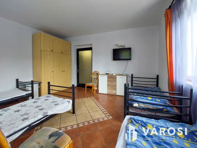 Eladó apartmanház – munkásszállás - nyaralóház