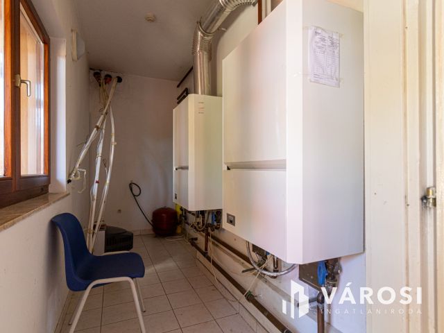 Eladó panzió saját parkolóval, nagy kerttel Bogácson!