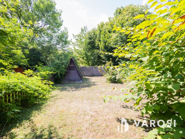 Kis nyaraló kis kerttel a tökéletes pihenésért