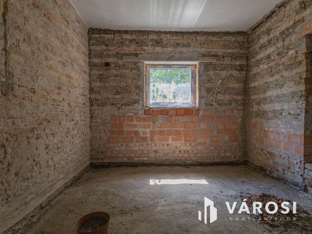 Nagy családi ház a város központjában