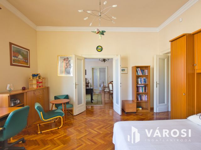 Kivételes hangulatú, belvárosi családi ház eladó