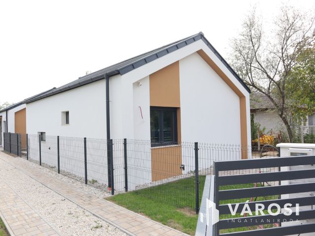 Új építésű családi ház eladó Siófok-Sóstón