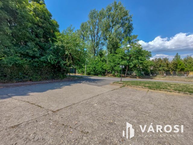 Ipari-logisztikai célokra alkalmas telek, 15.ker., 3498 m2