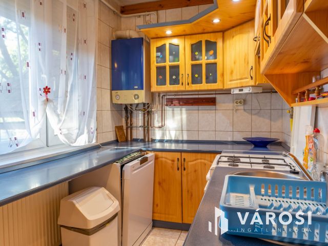 Költözhető magas földszinti lakás Békésen