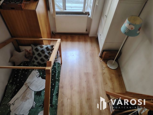 Háromszobás otthon eladó a Belvárosban