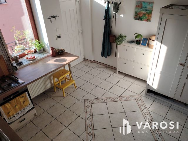 Háromszobás otthon eladó a Belvárosban