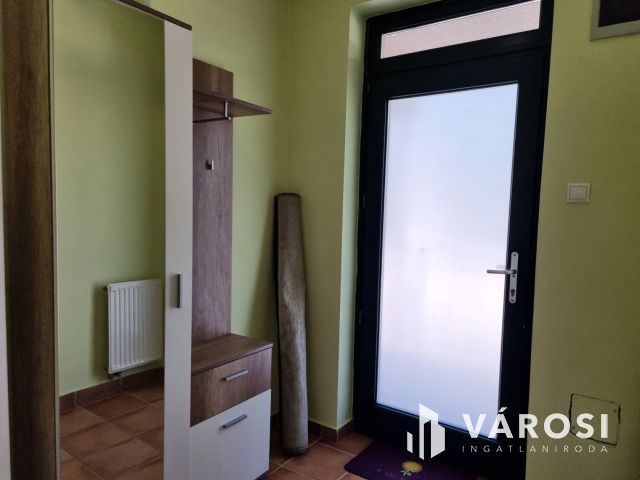 Full belvárosi, korszerű 2. emeleti liftes lakás