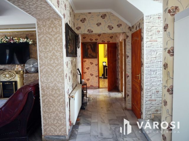 Több generációs családi ház kiváló állapotban eladó!