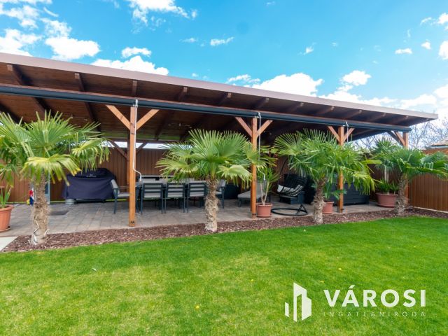 Exkluzív családi ház Tiszaföldvár szívében