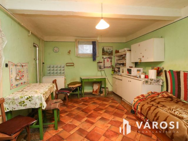 Vésztőn családi ház eladó a horgásztó közelében