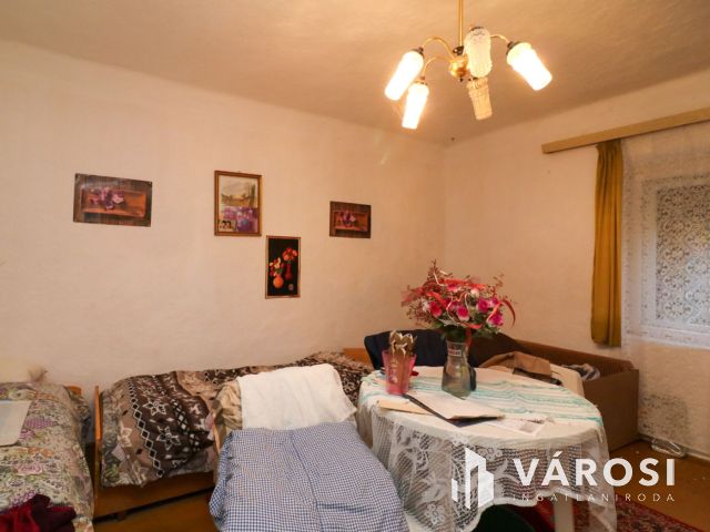 Vésztőn családi ház eladó a horgásztó közelében