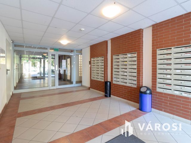 Teraszos, kiskertes 37 m2-es álomlakás eladó Pesterzsébeten