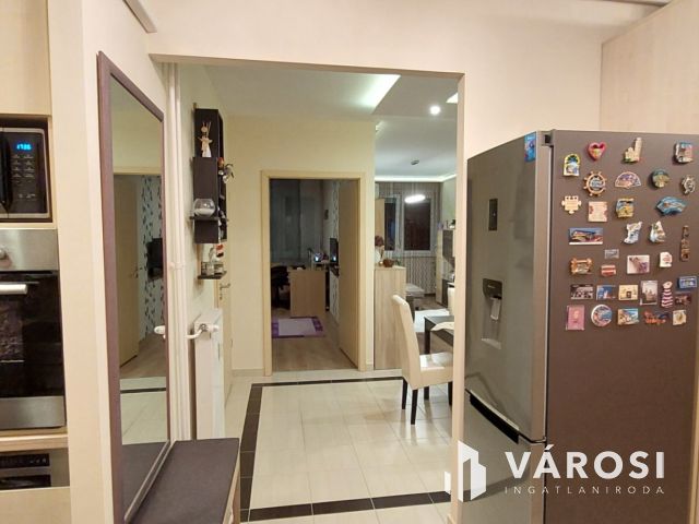 Felújított, modern lakás 5 percre a belvároshoz!