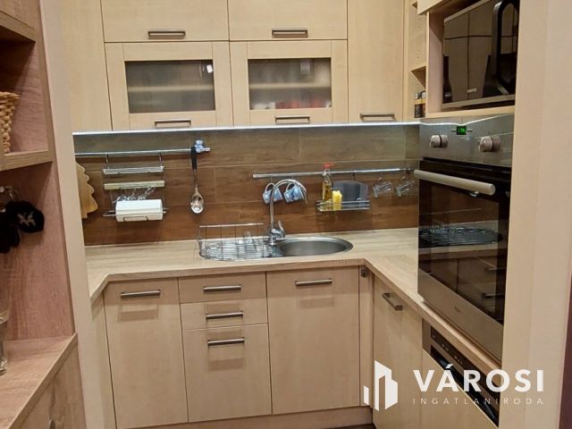 Felújított, modern lakás 5 percre a belvároshoz!