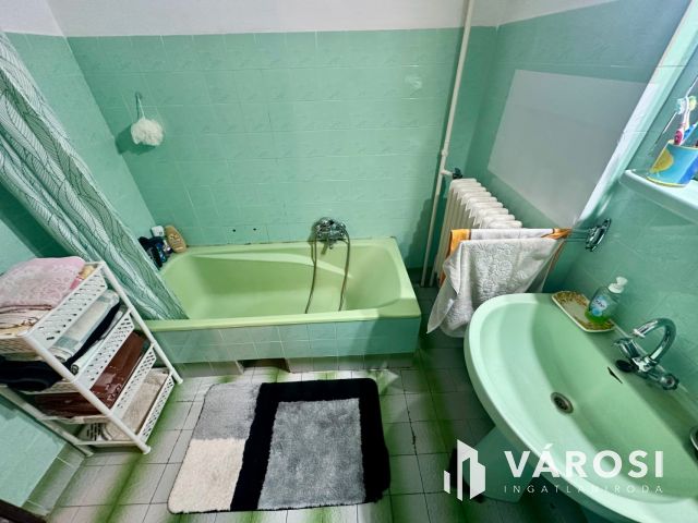 Szécsény kiemelt övezetében sorház eladó!