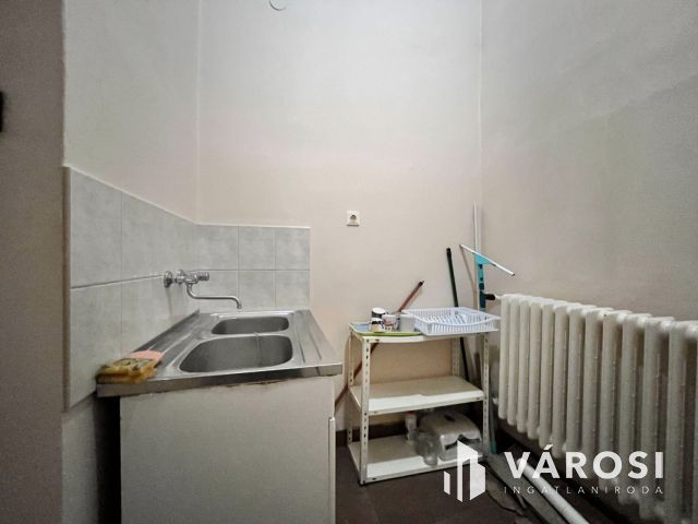 Erkélyes, galériázható lakás  a belvárosban - ne hagyja ki!